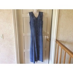 North Style Blue Embriodered Sleeveless Maxi Dress Size Medium