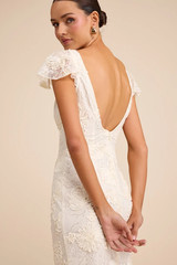 NWT lulus Kenna Ivory Lace Flutter Sleeve Midi Dres