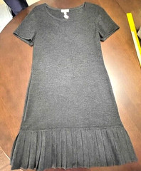 St. John Sport Pleated Hem Dress Grey Wool-Blend SZ Medium M Short Sleeve Shift