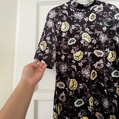 Current Project Floral Stretch Velvet Choker Neck Mini Dress Size Large Cutout