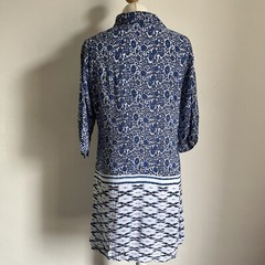 One Season Tunic Size Small Blue Patterned Collared 3/4 Sleeves Pockets Holiday