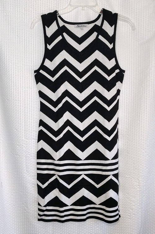 EUC Stilletto&rsquo;s Black White Geometric Sweater Bodycon Dress Size Large