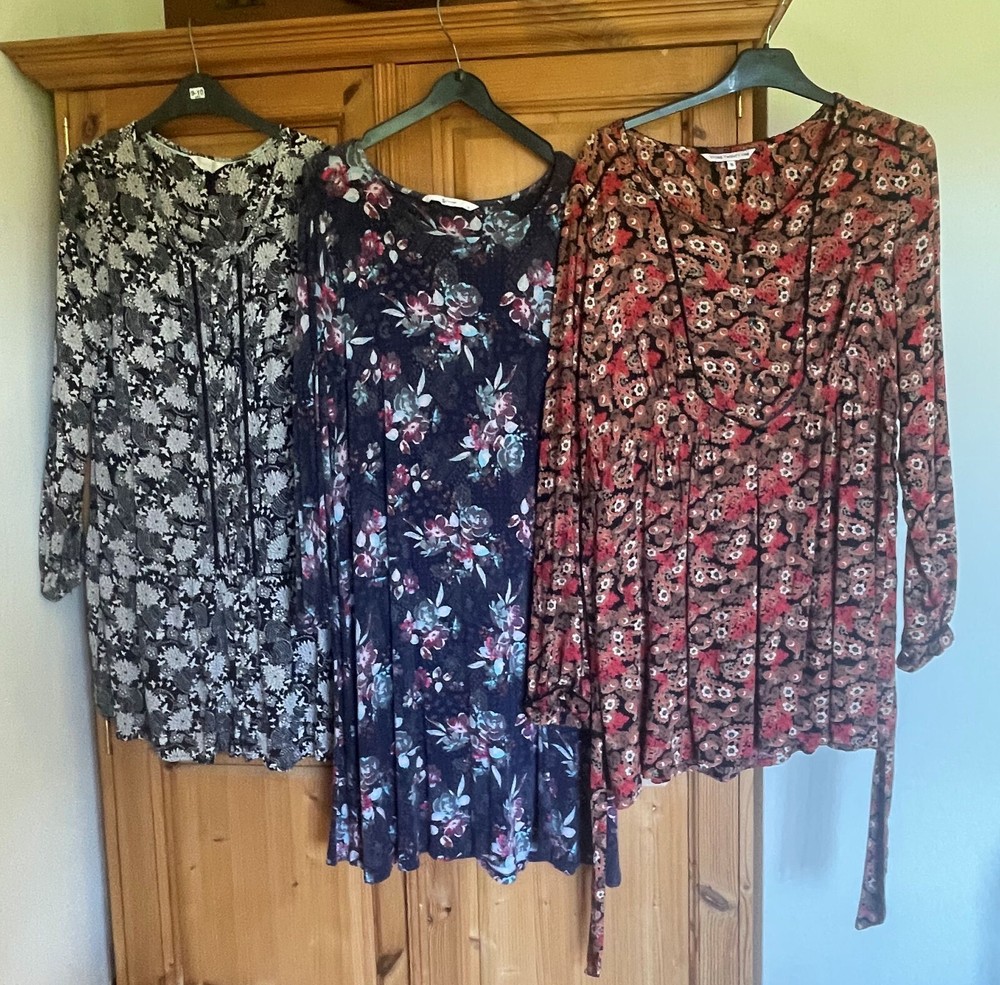 3 DRESSES BUNDLE – TUNICS BUNDLE SIZE 12-16 ( WORN BY A SIZE 14) BARGAIN