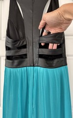 bebe Black Blue Solid V-Neck Sleeveless Hi-Low Maxi Dress Pleated Skirt S