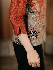 Adyatma Sasmaya Terracotta Blouse Women&rsquo;s Batik Janggan Cotton