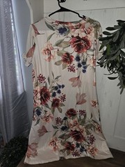 PixieLady White Pink Blue Green Floral T-Shirt Dress L Knee V-Neck Pocket