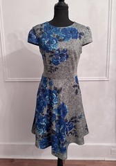 Betsey Johnson Blue Gray Floral Scuba Fit Flare Dress Size 8 Cap Sleeve Lined