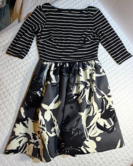 Taylor Size 6 Black/White/Floral Fit &Flare Stripe 3/4 Sleeve w/ pockets
