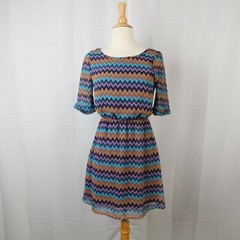 GB Women&rsquo;s Elbow Sleeve Chevron Print Knee Length Chiffon A-Line Dress Small