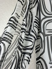 Bisou Bisou Black White Geometric Chiffon Shift Dress V-Neck 3/4 Sleeve 6
