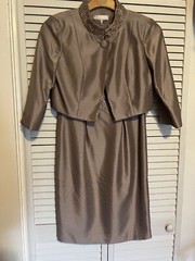 DAVID’S BRIDAL Women’s Size 8 Dress Mother of the Bride Groom w/ Jacket Shawl