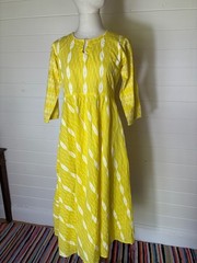 GERUA SIZE XS APPROX 8 10 YELLOW WHITE BATIK STYLE PRINT DRESS FULL SKIRT SUMMER