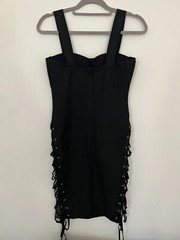 🖤 Elegant Arrival: Sultry Black Dress with Side-Lace Detail – Size L
