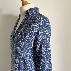 One Season Tunic Size Small Blue Patterned Collared 3/4 Sleeves Pockets Holiday