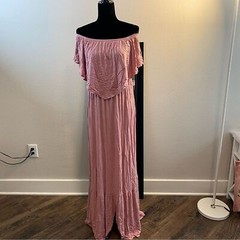 NEW Beeson River Large Sweeping Hem Party, Symphony, Prom, Gala Gown