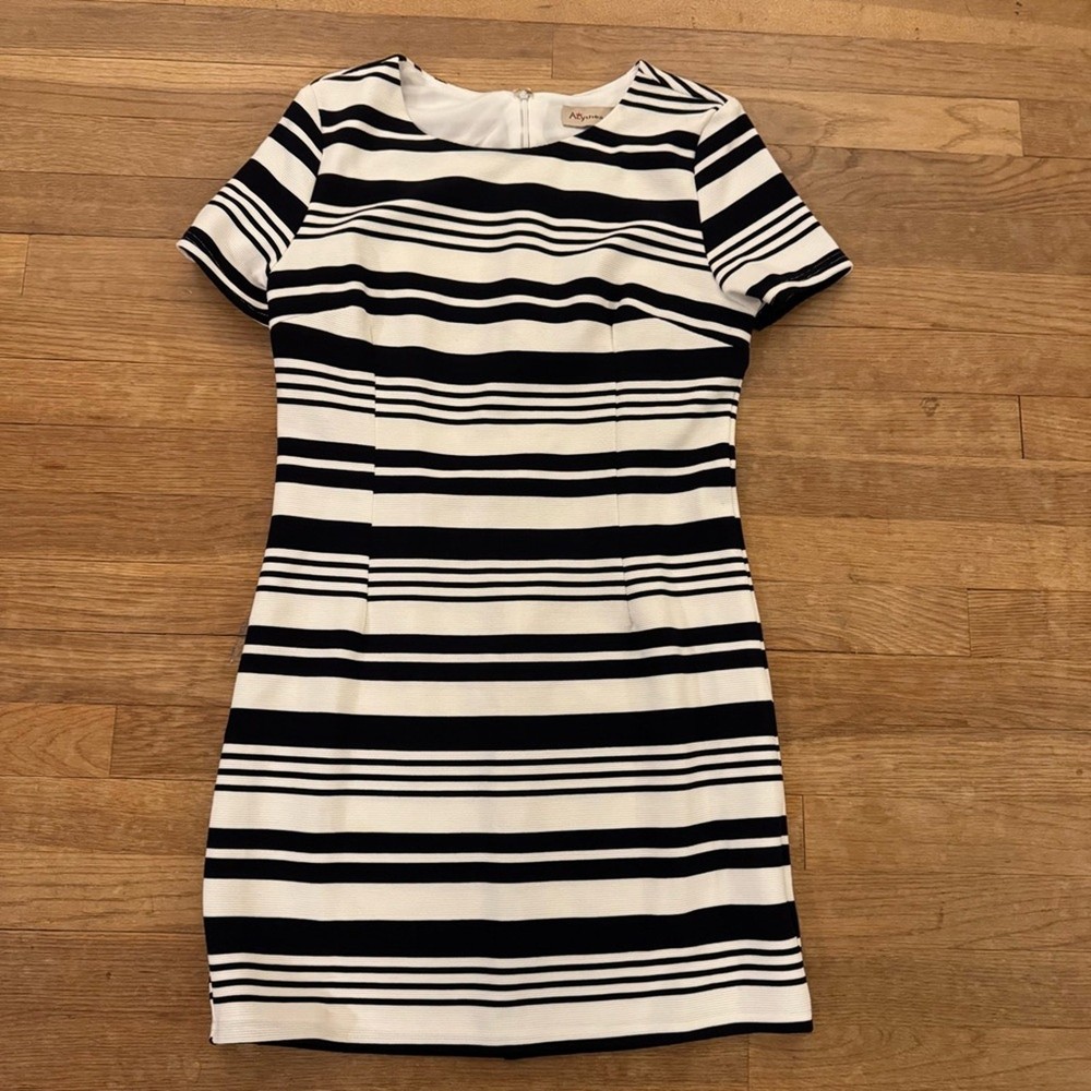 Alythea black white short sleeve a-line mini dress size large L b64