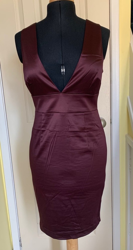 NEW LOOK Satin Burgundy Short Pencil Dress. Deep Plunging V neck. SIZE 12 BNWOT