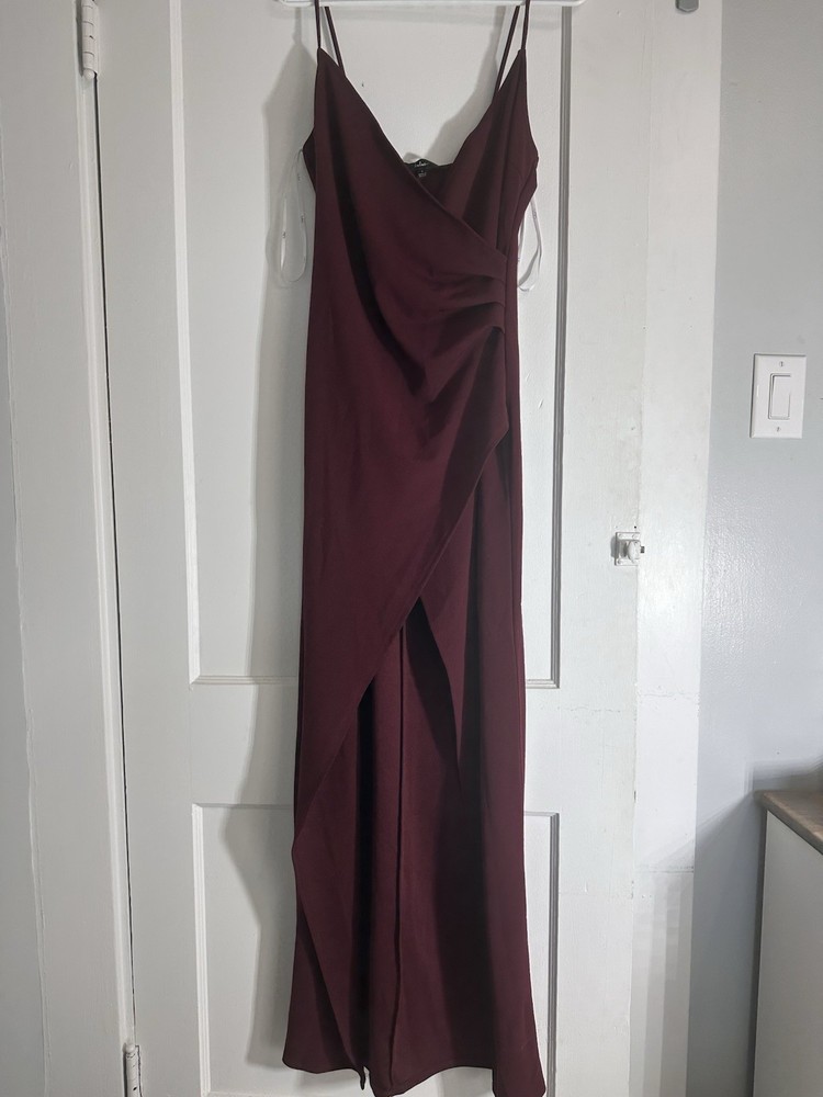 Lulus Women’s Solid V-Neck Spaghetti Strap Maxi Slip Dress, Burgundy, L