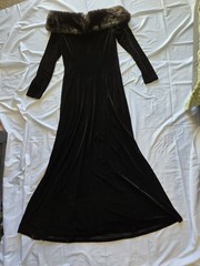 Cachet Black Velvet Off Shoulder Gown Long Sleeve Fur Trim Maxi Dress Size 10