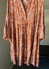 Floral Rusty Orange Women’s Dress. Size 1X. Excellent Condition.