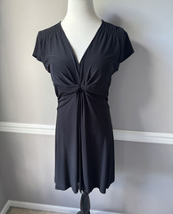 Jones Wear Dress Women&rsquo;s Black Solid V-Neck Ruched Cap Sleeve Sheath 10