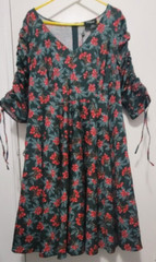 Collectif London Holly Berry Green Red Swing Dress V-Neck XXL / US 20 EXCELLENT