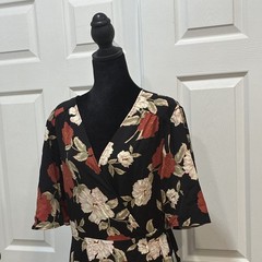 Bobeau Women&rsquo;s L Wrap Dress V-Neck Short Sleeve Midi Floral Black Belted Tie