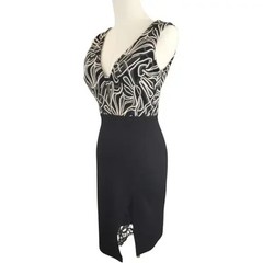 Papaya Medium Black Bodycon Dress V-Neck Lace Trim USA Black Gray White Print