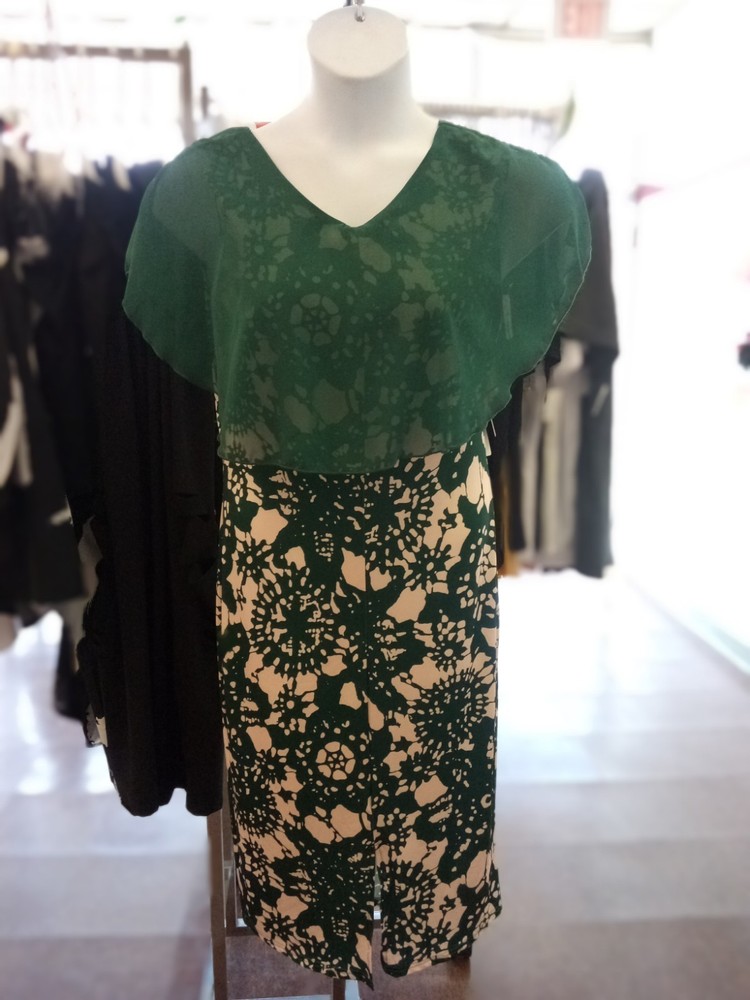 New ~ Women&rsquo;s Ruffle Green Printed Slim Fit V-Neck Elegant Dress ~Size L