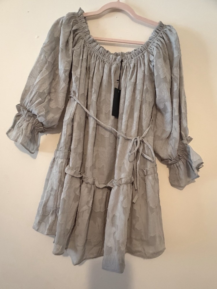 b SYDNEY Light Gray Floral Ruffle Mini Dress Size 40 Long Sleeve Polyester
