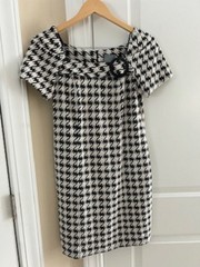 Black & White Dress Brand: Rabbit Petite 8 Short Sleeves