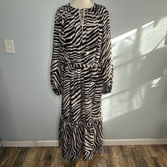 Banana Republic Women’s 100% Silk Machine Washable Zebra Safari Belted Dress L