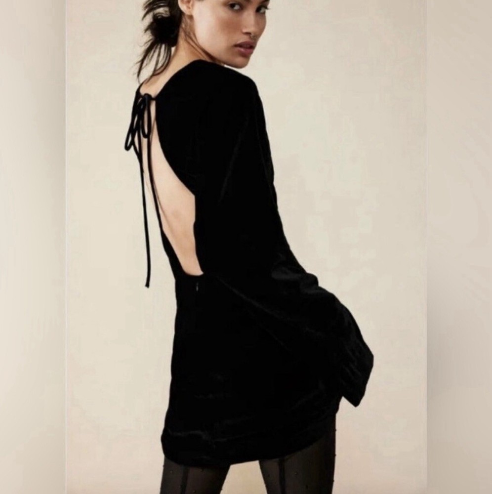 Free People Dress “Chelsea” Black Velvet Long Sleeve Open Back Mini Dress Size S