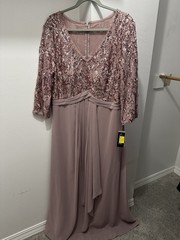 Alex Evenings Women’s 16 Purple Lace Sequin V-Neck 3/4 Sleeve Long Gown
