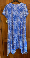 Women&rsquo;s NEW RN Studio by Ronni Nicole S/S Blue & White Floral Dress – 24W