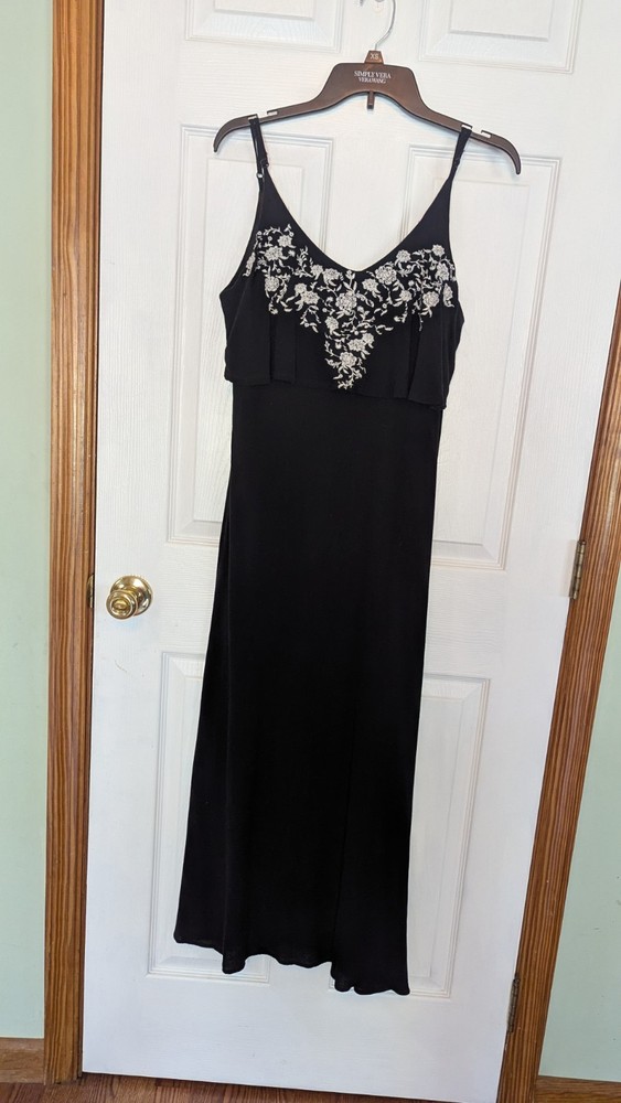 Rue 21 Maxi Dress Black Crinkle Rayon White Embroidered Bust Spag Straps Euc M