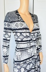BCBG Maxazria Adele B&W Reptile Snake Print Deep V Stretchy Wrap A-Line Dress XS