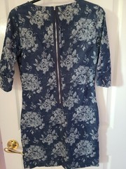 GAP SIZE 4 ROLL CUFF MEDIUM INDIGO DENIM FLORAL DRESS
