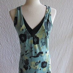 Title Nine Dress S Blue Graphic Sheer Inset Zip Pockets Suplex Nylon Black