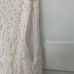 banana republic off white lace dress, lined, size 6, sleeveless, side zipper