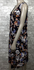 Maurices 24/7 XL Blue Floral V-neck Sleeveless Knee Length Dress with Pockets