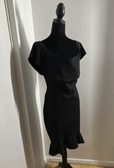 GUESS Women&rsquo;s Black Solid Sheath Dress Ruffle Hem Scoop Neck Knee Length S/S M