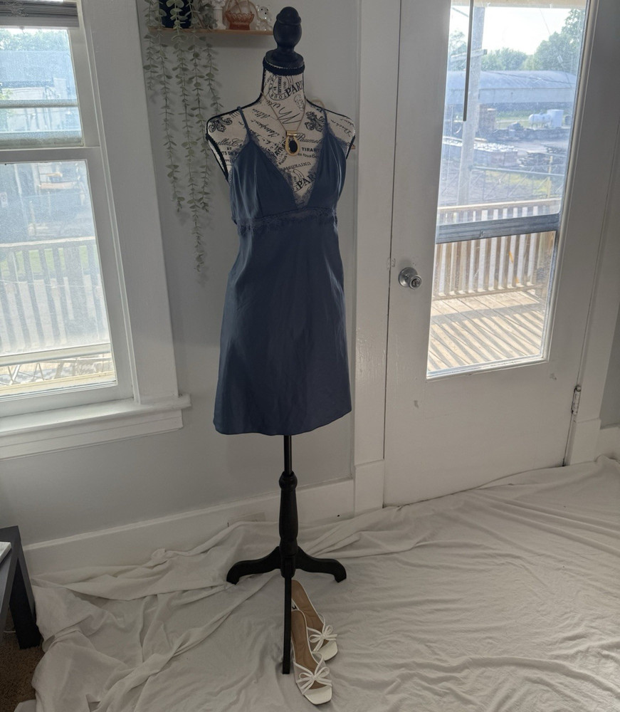 Victoria&rsquo;s Secret Dusty Blue Solid Lace Full Slip Adjustable Straps Size XL