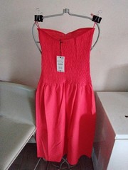 Women&rsquo;s Zara Red Smocked Midi Dress Features A Strapless Neckline Size XL