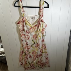 Established 1962 Women’s Floral Cold Shoulder Fit & Flare Dress Size 20 White