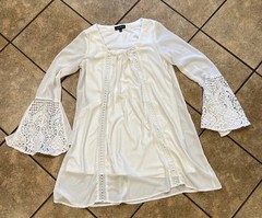 Sequin Hearts Women&rsquo;s Small Dress Boho Bell Sleeve White Beach Wedding
