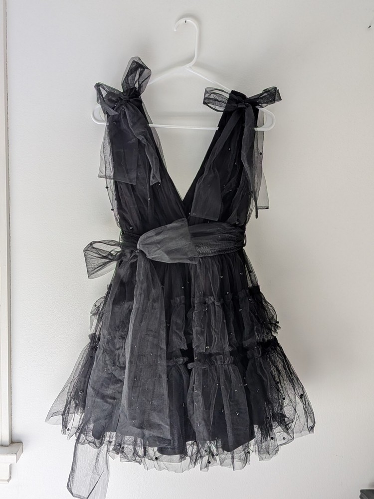 *NWT* Francesca&rsquo;s Limelight Collection black ruffle tulle bow dress – size SMALL