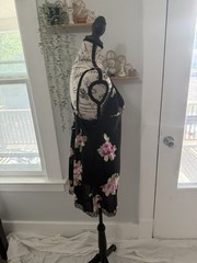 Oscar de la Renta Vintage Pink Label Black Floral Lace Slip Adjustable Straps M