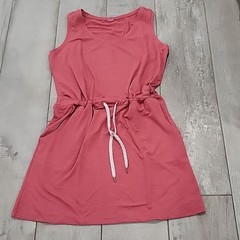 Unknown source but sooo soft pink short sleeve size medium with pockets #25