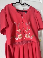Periwinkle Coral Red Embroidered Midi Dress Women’s Size 12 Short Sleeve Floral